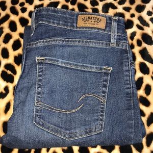 Levi’s modern skinny size 4